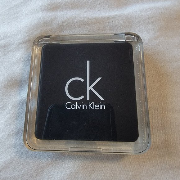 Calvin Klein Blush, flush with desire, velvet blush, Color: 107 skin - Picture 2 of 5